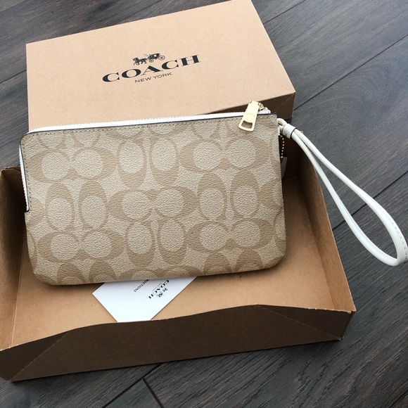 Coach Wristlet Wallet Purse - Picture 4 of 10